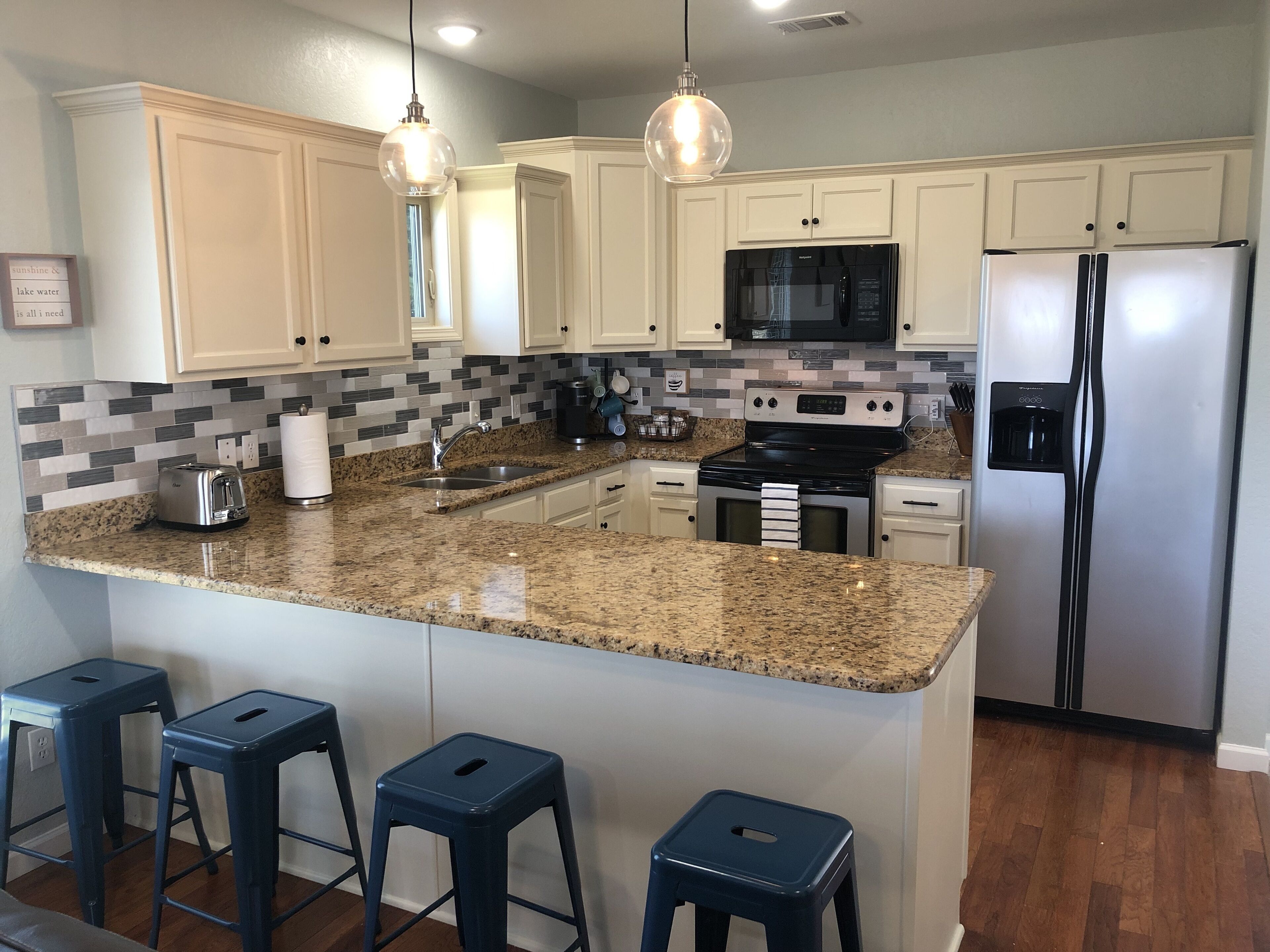 Spectacular mountain & Lake Catherine view w/sunsets. All rooms updated in 2023!