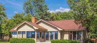 Traverse City Interlochen Beautiful Duck Lake Frontage Home