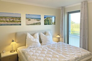 2 bedrooms, in-room safe, desk, iron/ironing board