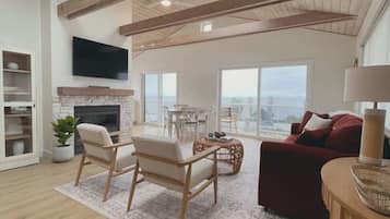 TV connectée, cheminée, espaces bureaux