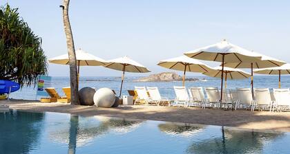 Casa Uno Mas- Lux 5-Star Villa: In Gates, Staffed, Premier HOA , Golf & More!