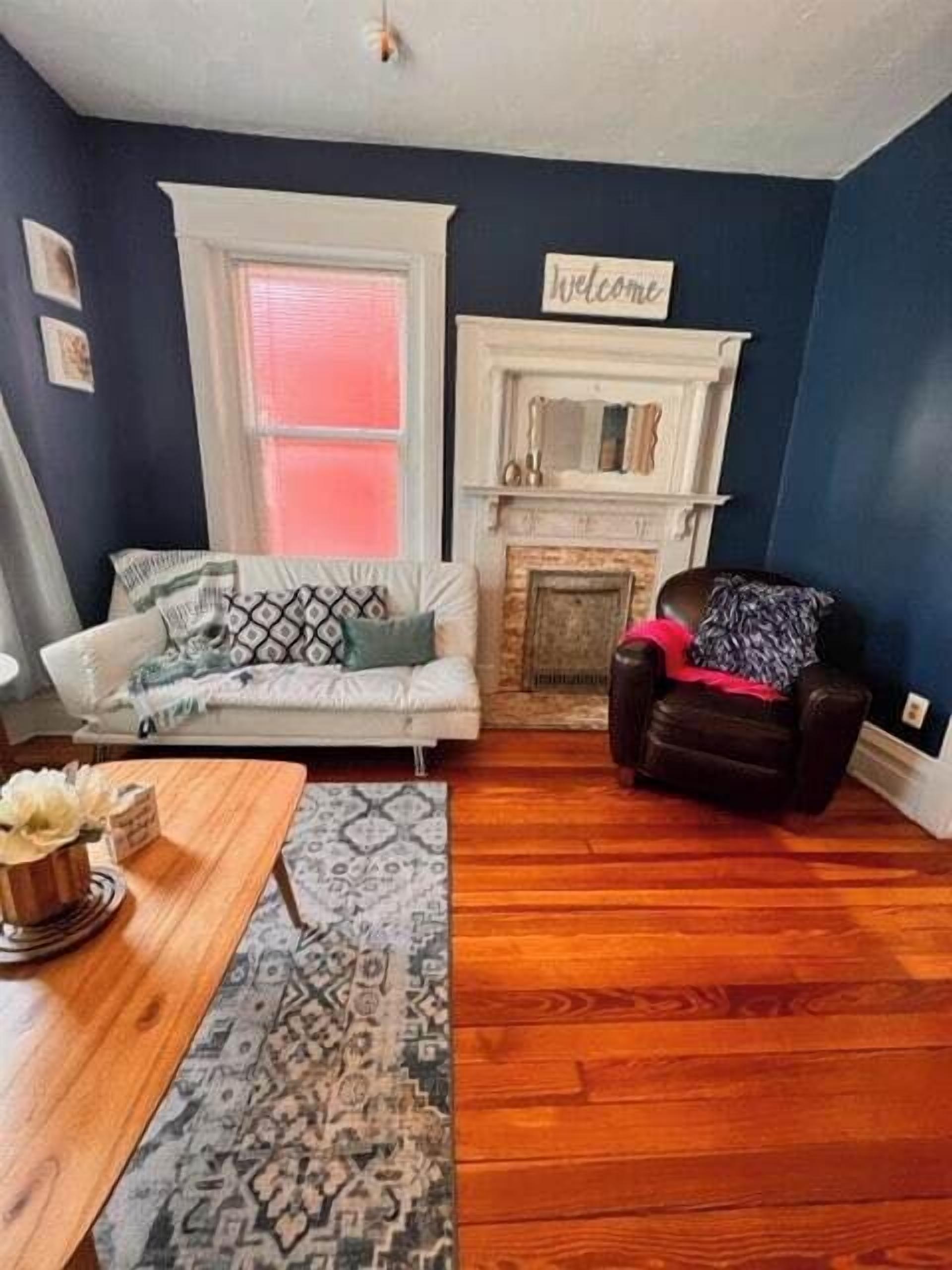 Unique 100 year old Apt in Downtown KC w/ parking