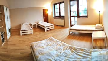 Comfort Shared Dormitory (Nr 12) | Soundproofing, free WiFi, bed sheets