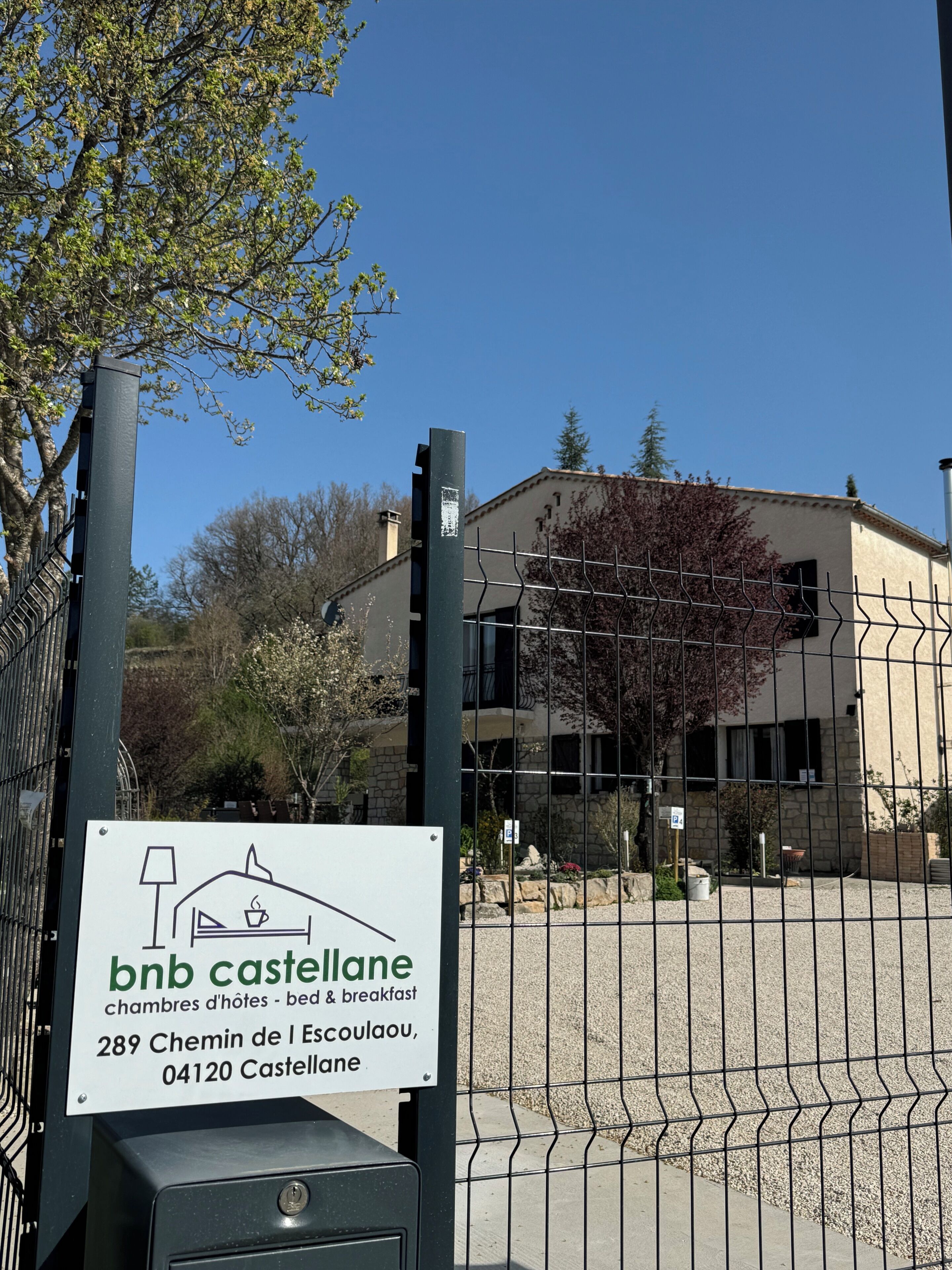 Fachada de la propiedad