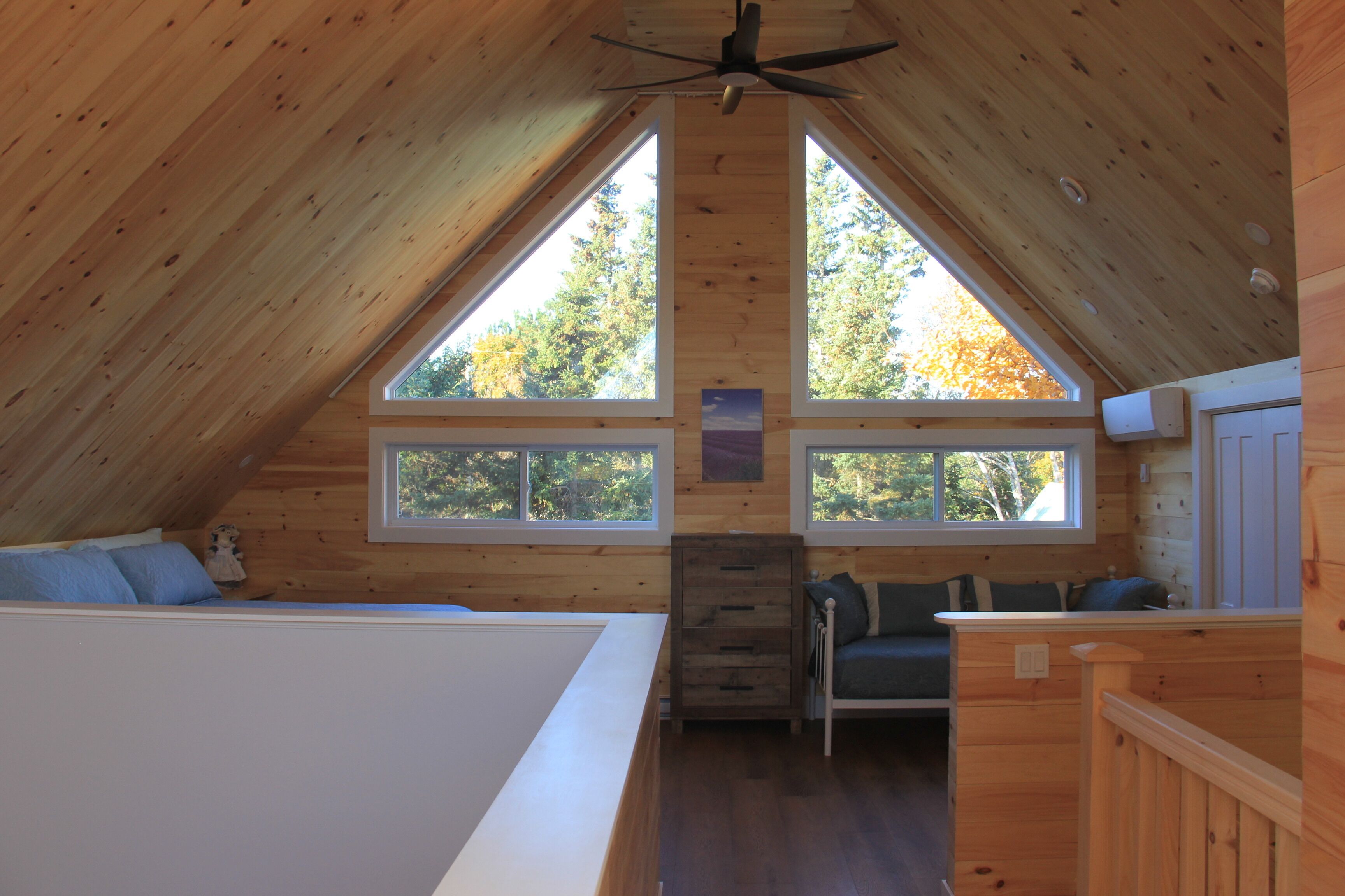 Grand Cottage, 2 Bedrooms | Iron/ironing board, free WiFi, bed sheets