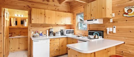 Traditional Cottage | Private kitchen