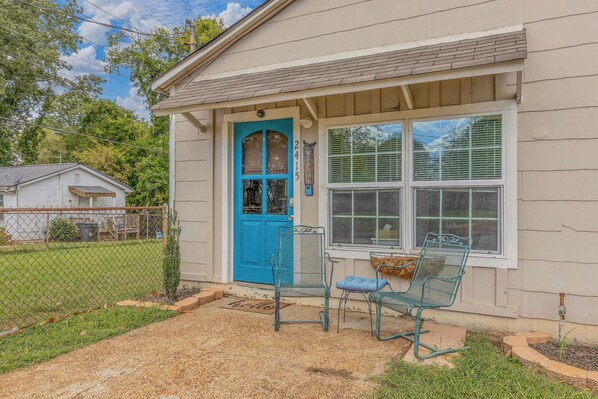 Exterior - Close to Hospital and Downtown, Eastside Bungalow, Dogs Welcome + Fee (Florence)