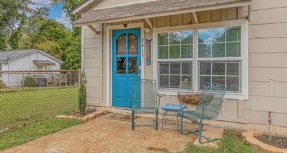Close to Hospital and Downtown, Eastside Bungalow, Dogs Welcome + Fee