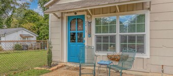 Close to Hospital and Downtown, Eastside Bungalow, Dogs Welcome + Fee