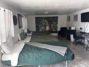 Economy Room | Individually decorated, individually furnished, desk, free WiFi - Best Quality Inn (Davis)