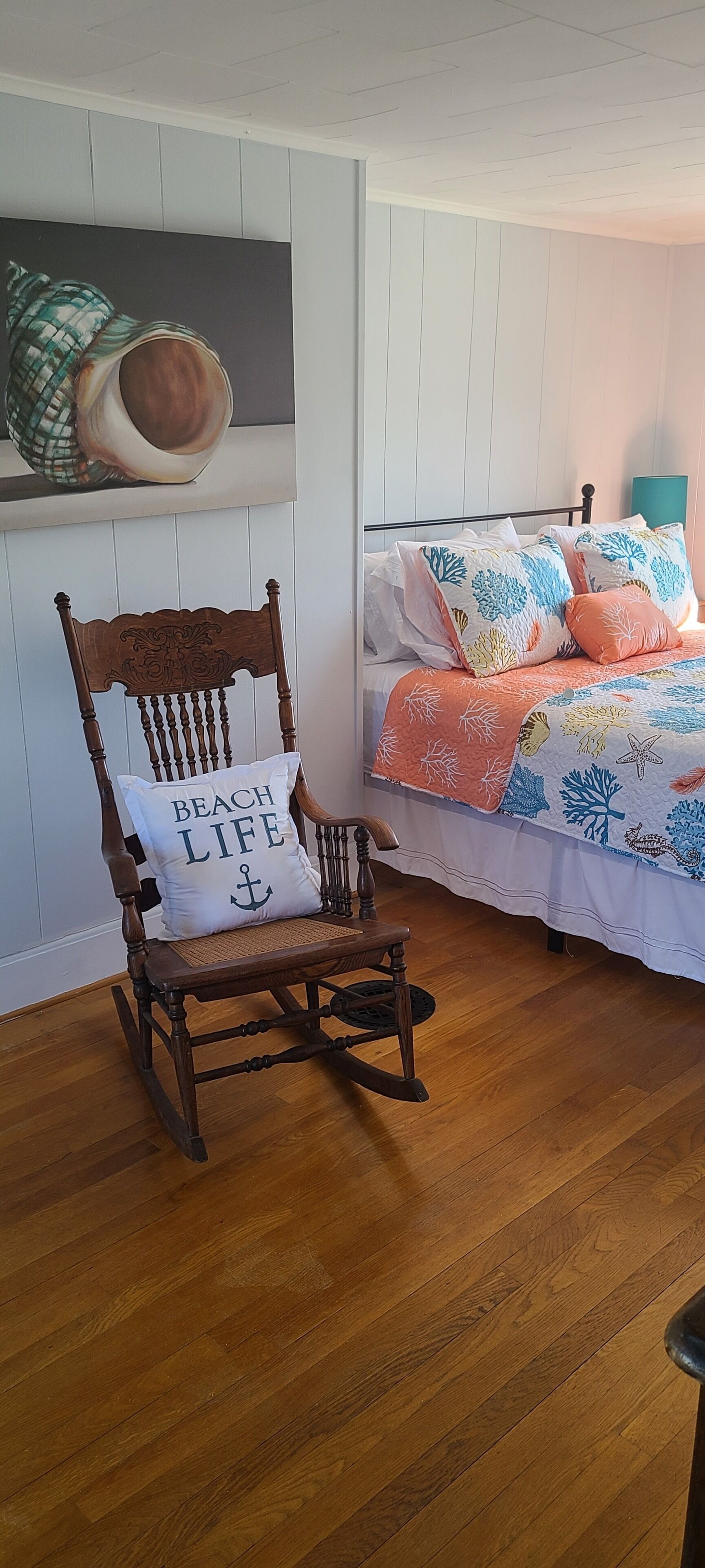 3 bedrooms, iron/ironing board, travel cot, free WiFi