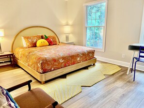 2 habitaciones, escritorio, tabla de planchar con plancha y wifi 