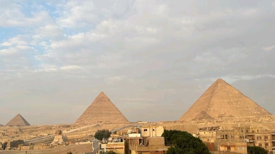 Foto - STEPS IN Pyramids View