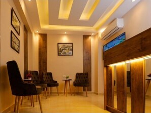 Reception - Sky pyramids (Giza)