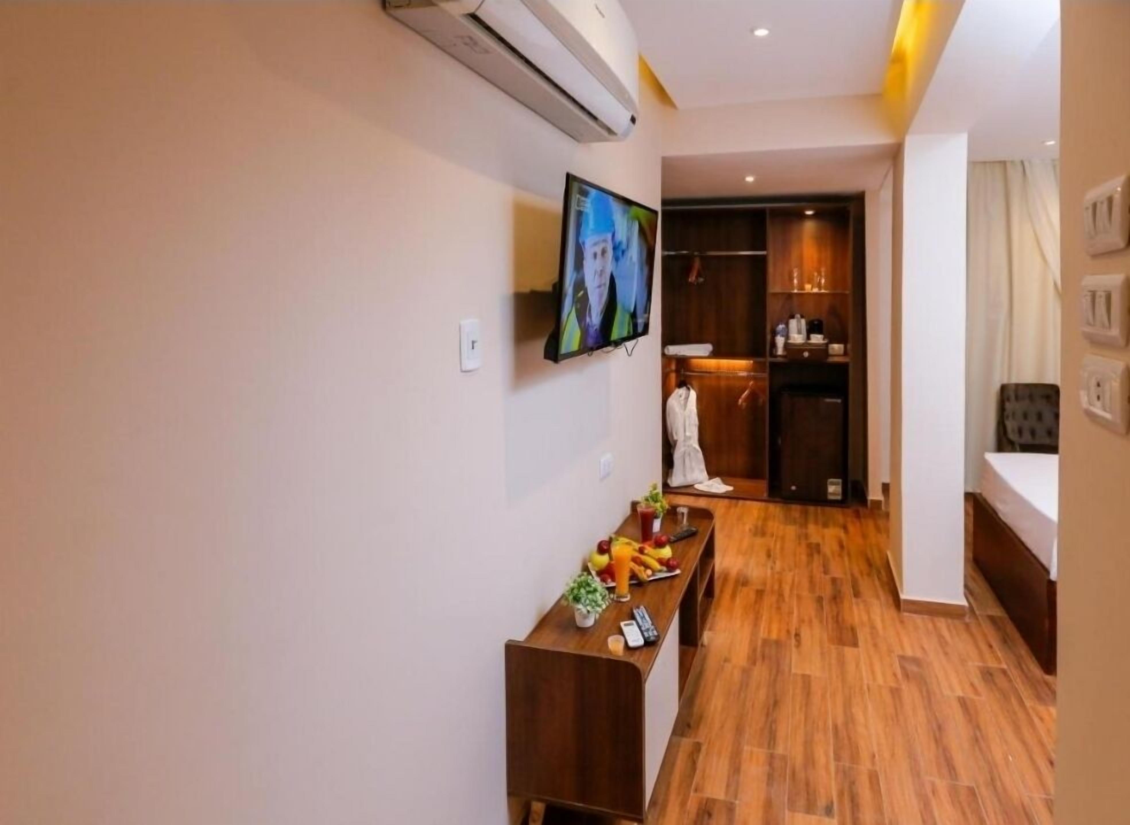 Foto - STEPS IN Pyramids View