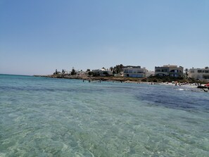 Una spiaggia nelle vicinanze