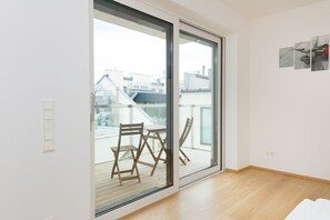 Departamento de lujo | Área de sala de estar | Televisión de pantalla plana de 1 pulgadas con canales por cable