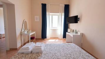 Deluxe-Suite | 1 Schlafzimmer, VerdunkelungsvorhĂ€nge, BĂŒgeleisen/BĂŒgelbrett