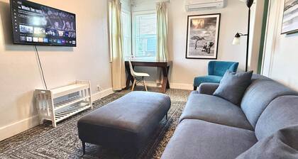Sunny Downtown Arcata Apartment
