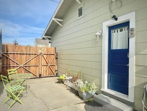 Exterior detail - Central Craftsman Apartment (Arcata)