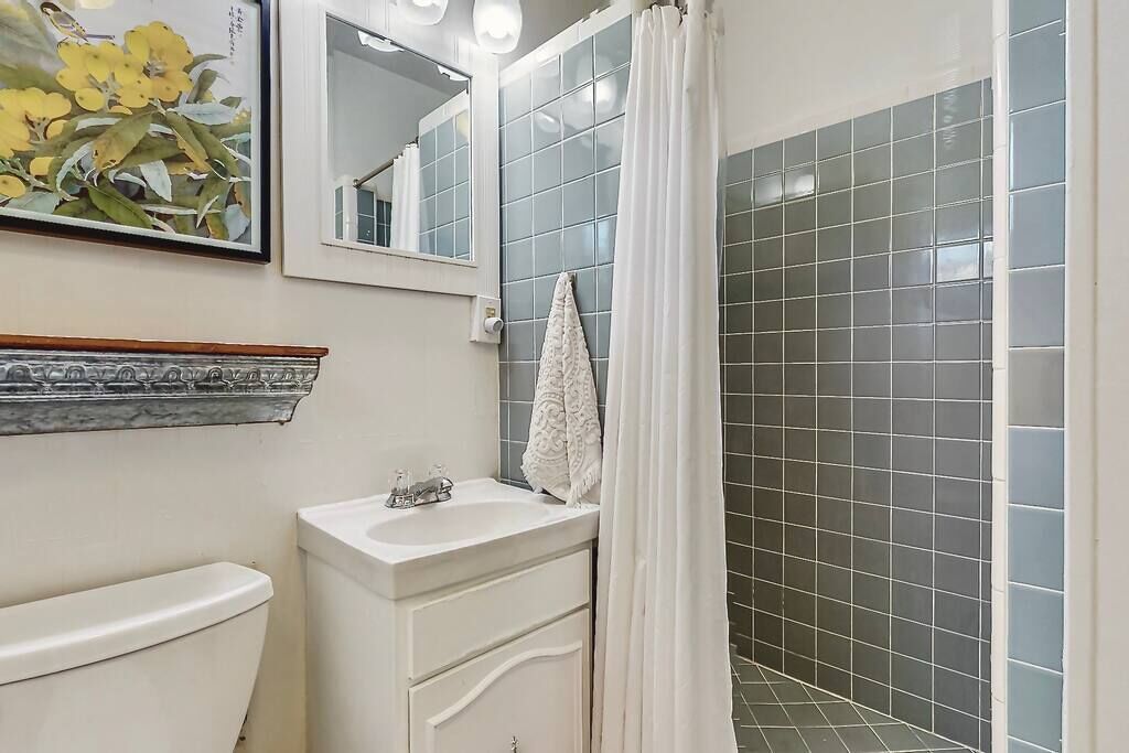 ヘアドライヤー、タオル、石鹸、シャンプー