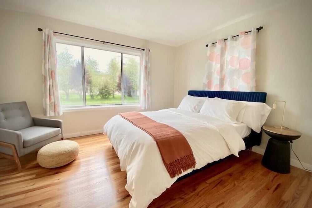 Spacious Home & Yard in Arcata's Creamery District