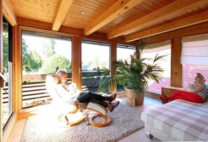 3 chambres, coffres-forts dans les chambres, bureau