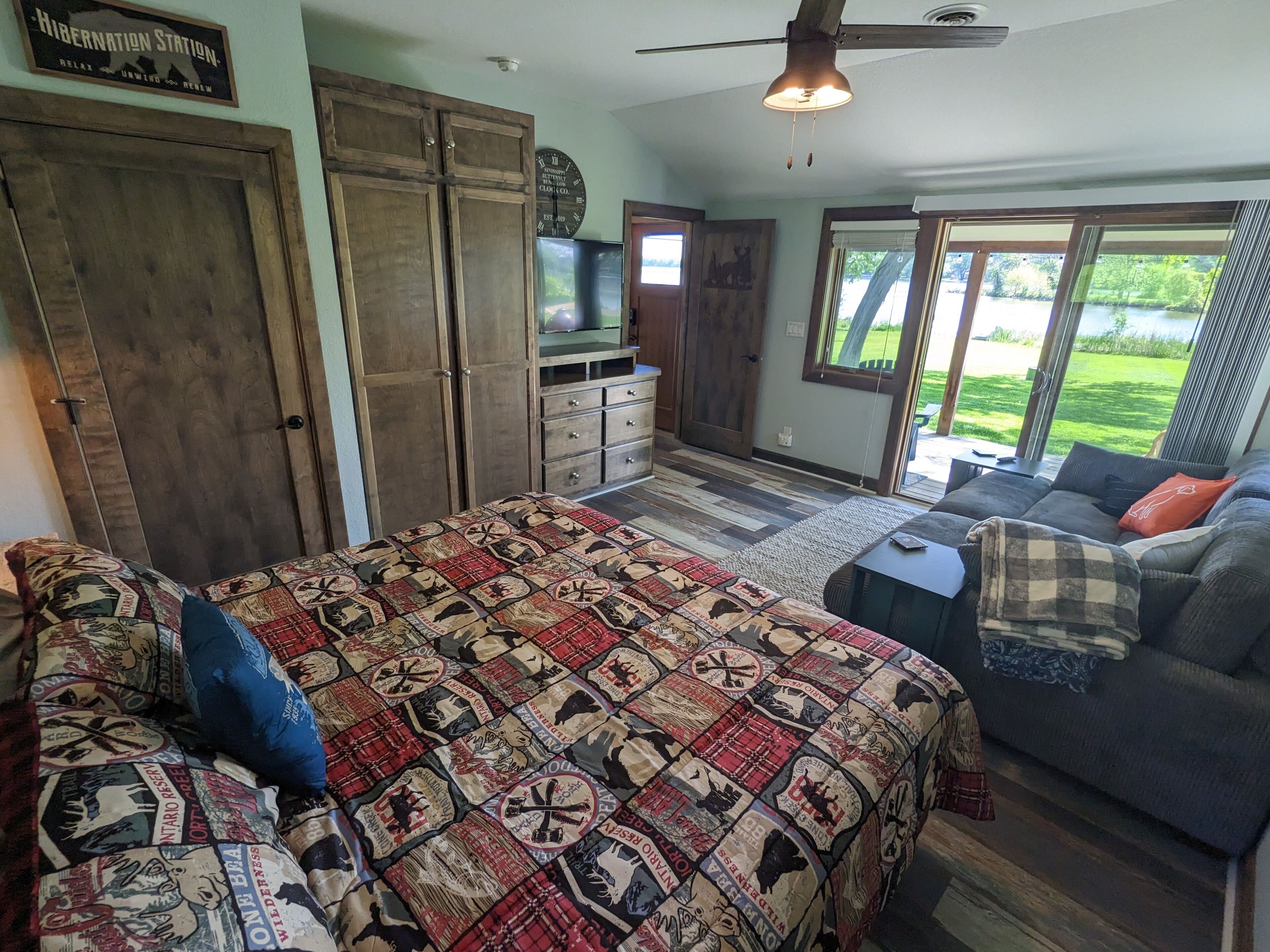 Dogs Stay Free! Lakefront Bungalow with Dock