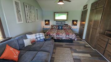 1 bedroom, desk, iron/ironing board, free WiFi