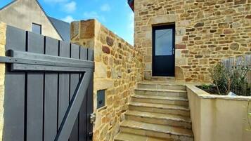 Enceinte de lâhĂ©bergement