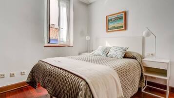 2 chambres, fer et planche Ă repasser, Wi-Fi, draps fournis