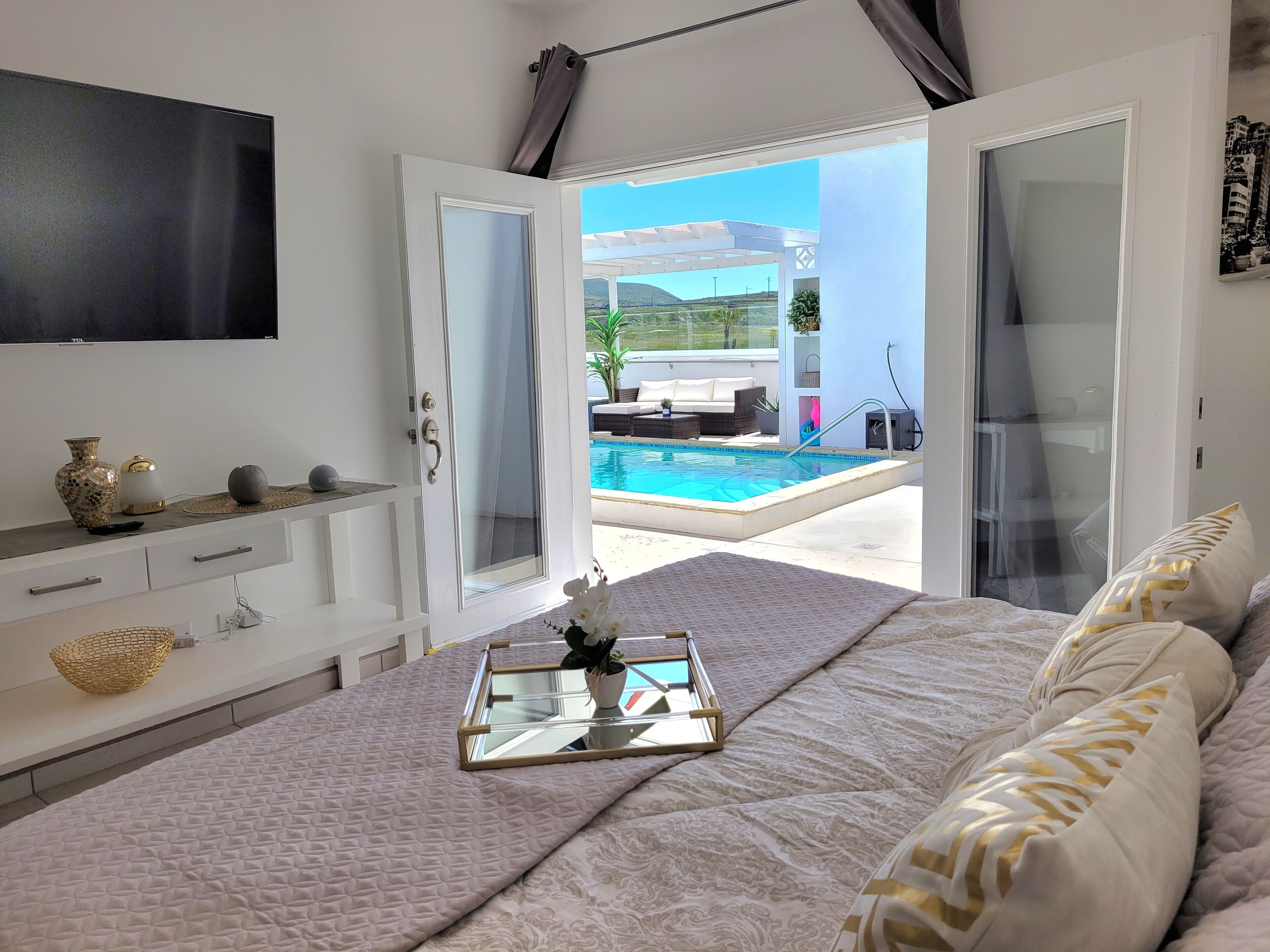 Pool House in Rosarito with Private Beach