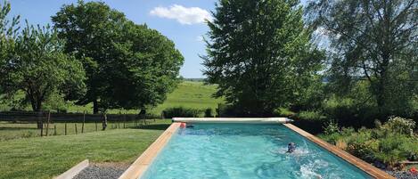 Piscina | Piscina all'aperto, una piscina riscaldata