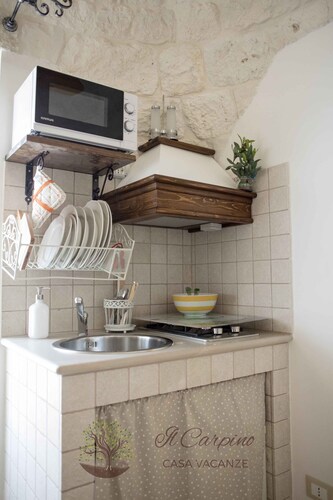 COMPLEX OF TRULLI WITH POOL IN THE COUNTRYSIDE. GREAT POSITION: TRULLETTO 