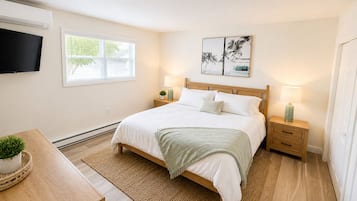 4 bedrooms, iron/ironing board, WiFi