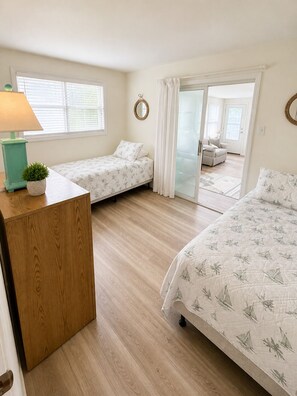 4 bedrooms, iron/ironing board, WiFi