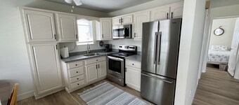 Spacious 4br 2bth, 2floors 1/2 mile to beach. On Cape May island