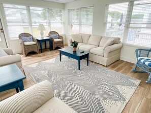 Smart TV - Spacious 4br 2bth, 2floors 1/2 mile to beach. On Cape May island (Cape May)