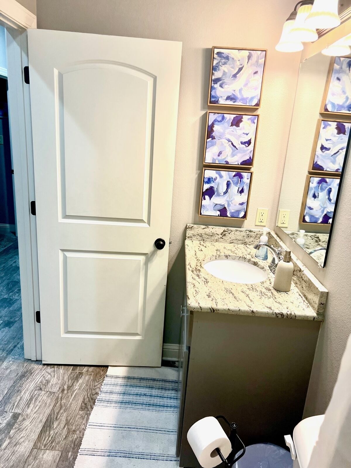 Newly remodeled 3 bedroom, 2 bath home on Lake Hamilton w/ a boat dock.