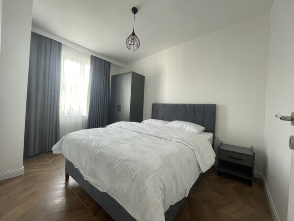 Design-Suite | 1 Schlafzimmer, Schreibtisch, kostenloses WLAN, Bettwäsche