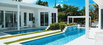 Men Only Clothing Optional Guesthouse near Wilton Manors