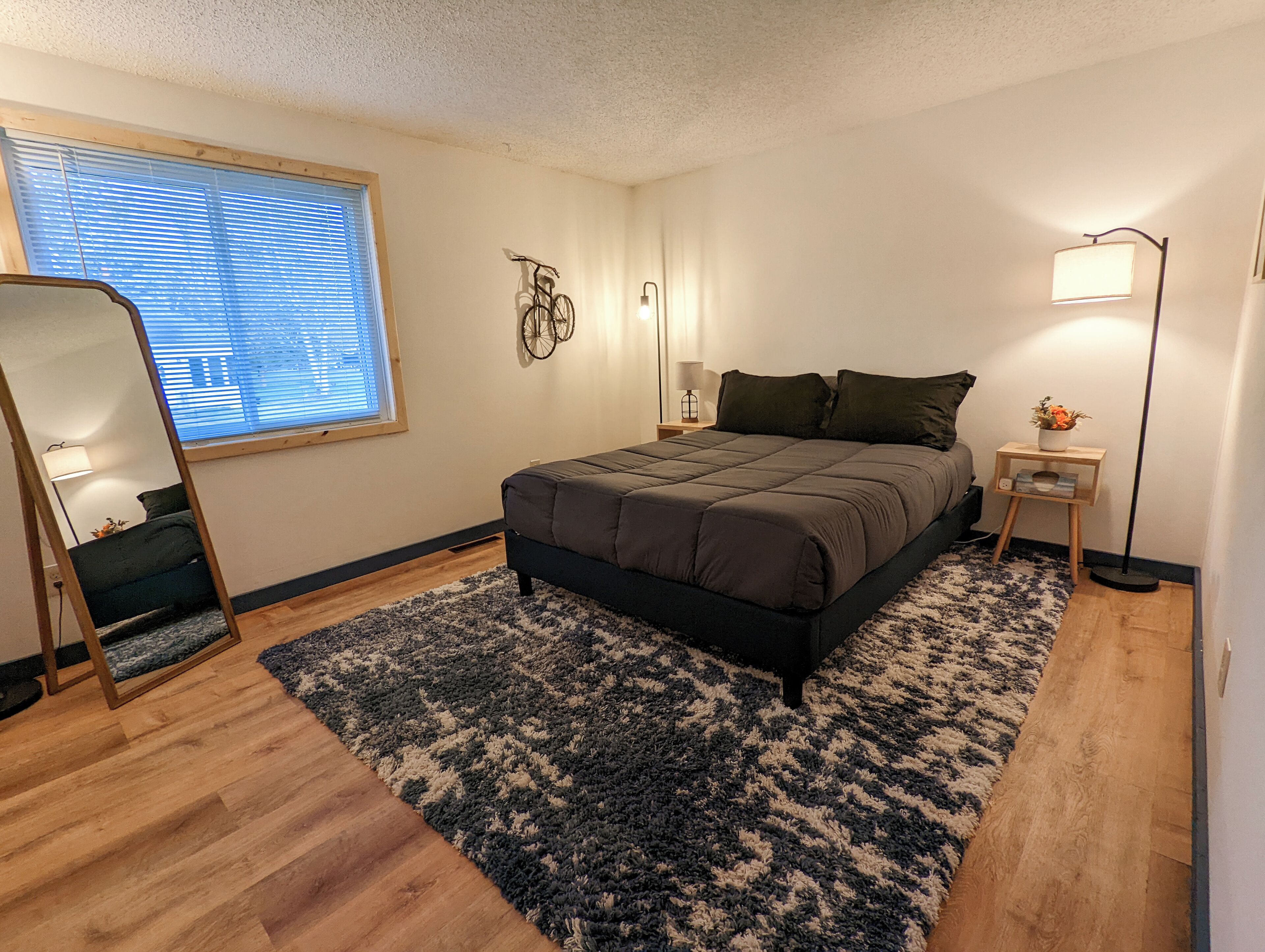 4 dormitorios, escritorio, tabla de planchar con plancha y wifi