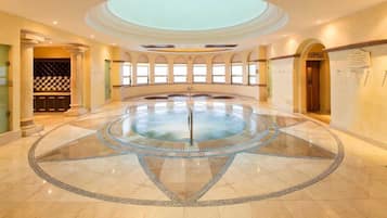 Sauna, tina de hidromasaje y baño de vapor