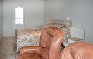 1 bedroom, free WiFi - 1 bedroom cozy home in Quemperven (Quemperven)