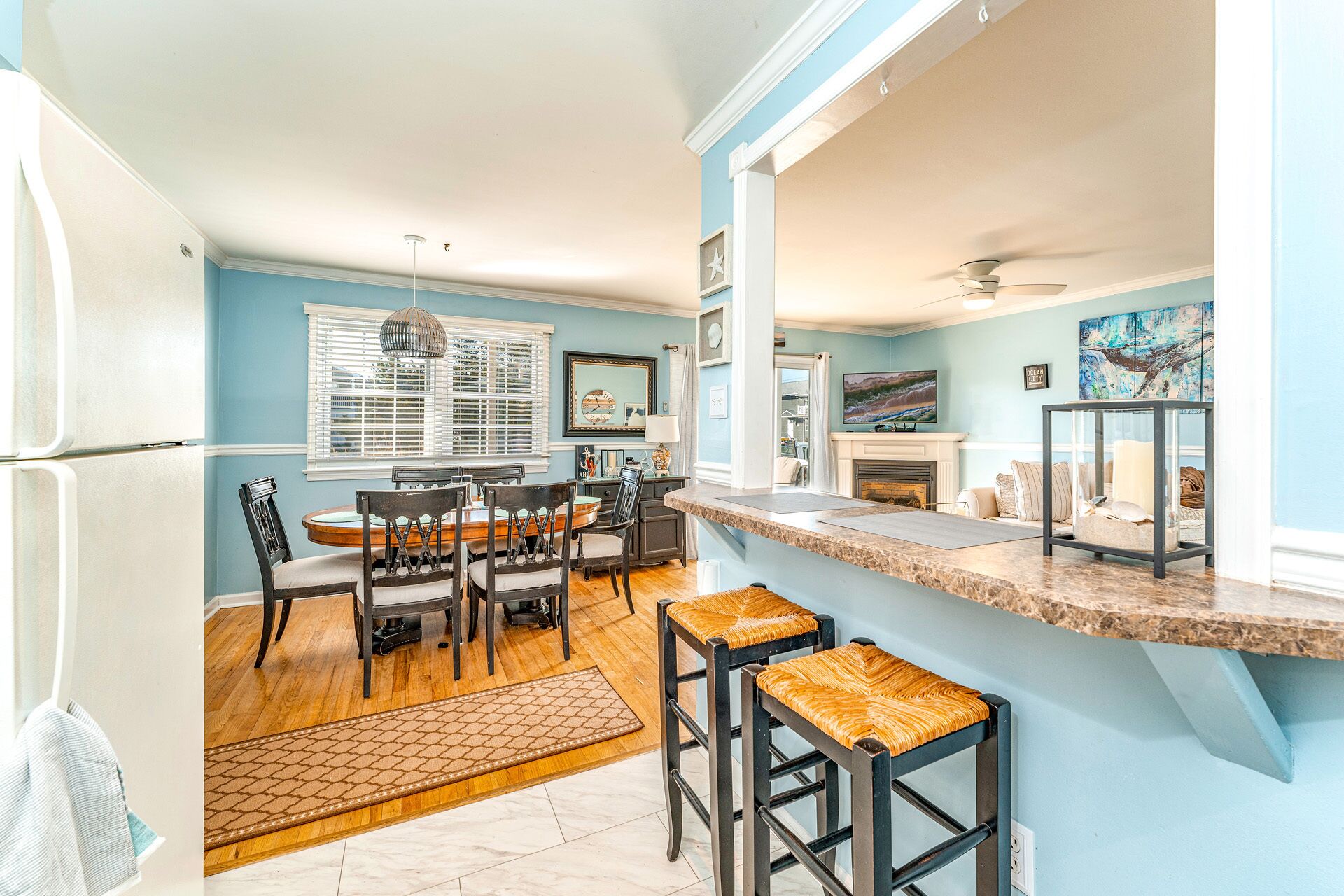 3BR, 2B - Ground level unit near beach with just a few steps to enter!