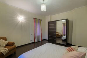 1 bedroom, WiFi, bed sheets - Super Cozy Gated-community Appt Near AUC (New Cairo City)
