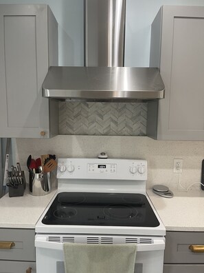 Fridge, microwave, oven, stovetop - Private 2bd/2bth Guest house overlooking 3 acres (Greenacres)