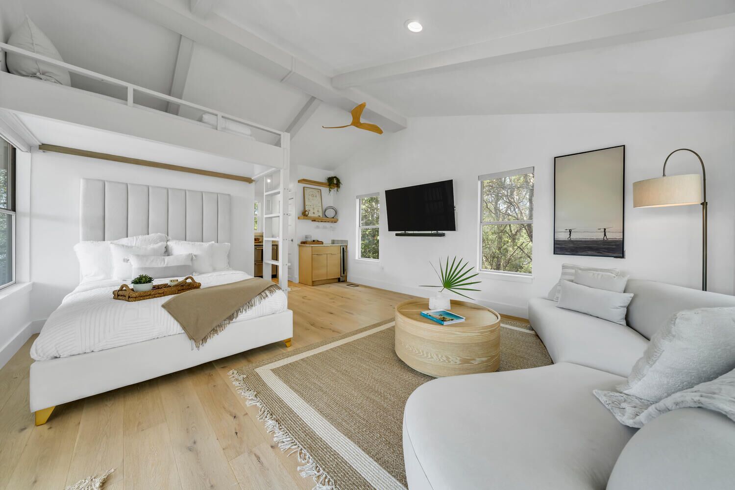 3 bedrooms, desk, iron/ironing board, free WiFi