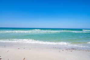 Beach nearby, sun loungers, beach towels