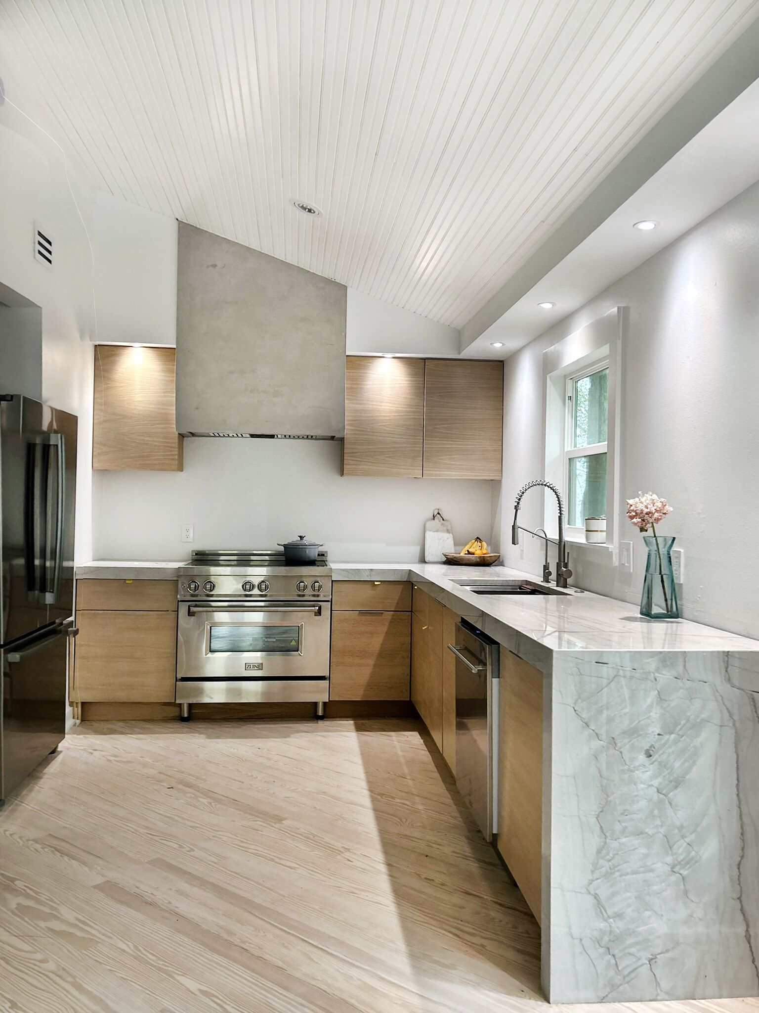 Beach vacation amongst the trees, Golf Cart included